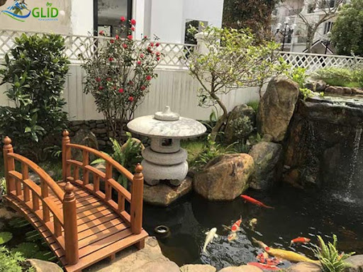 Cầu sân vườn có ý nghĩa gì trong thiết kế sân vườn 