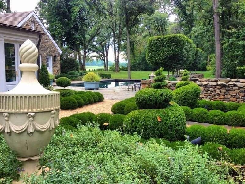 Bí quyết thiết kế sân vườn trước nhà ấn tượng thu hút đầy độc đáo
